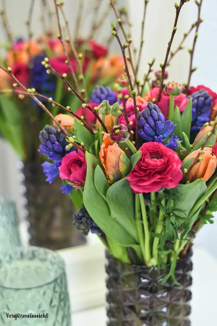 Шикарный букет весенних цветов. Букет весны. Красивые весенние цветы. Букет весенних цветов. Букет мимозы.