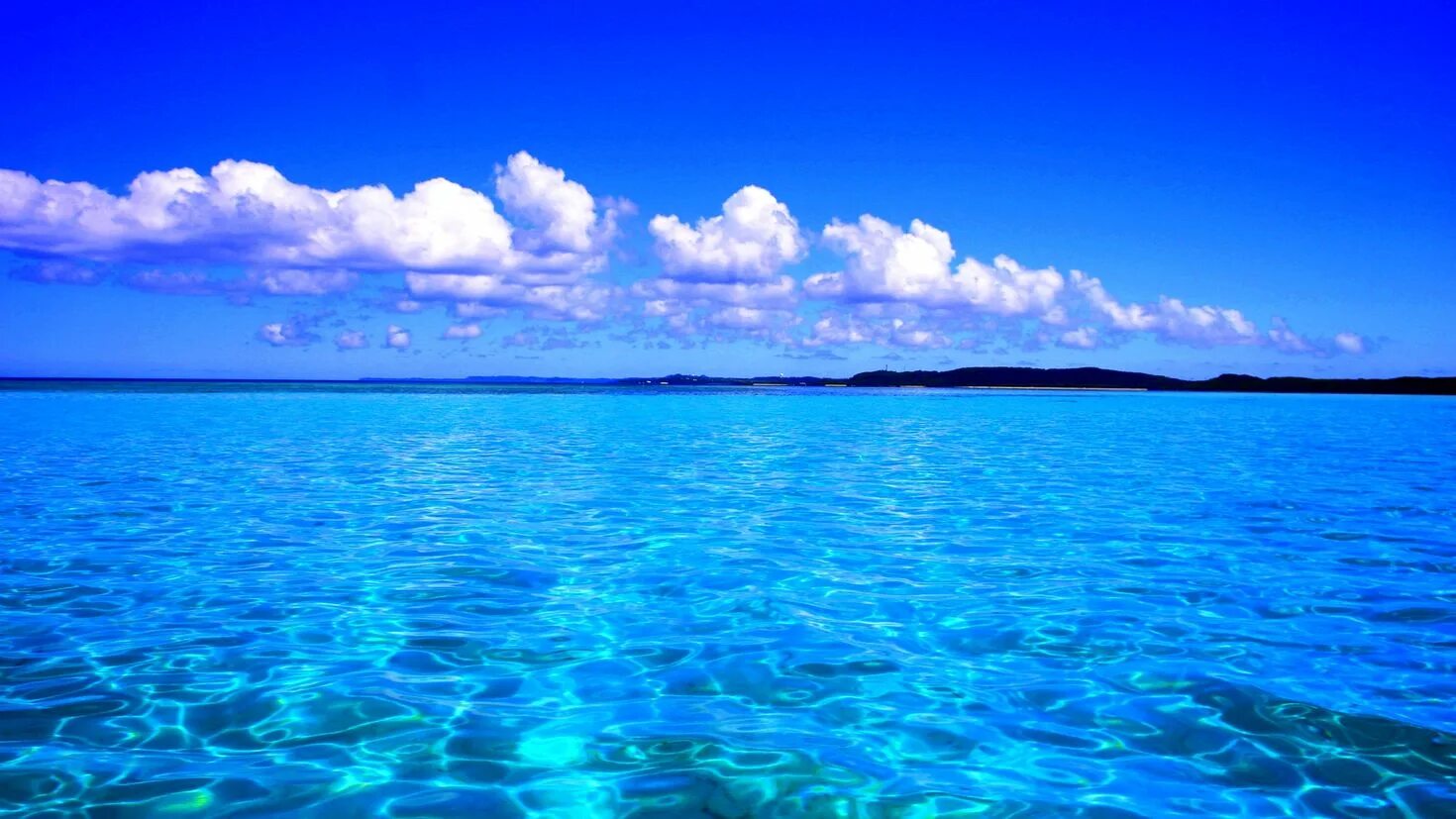 Голубой океан. Прозрачная вода. Прозрачное море. Голубое море.
