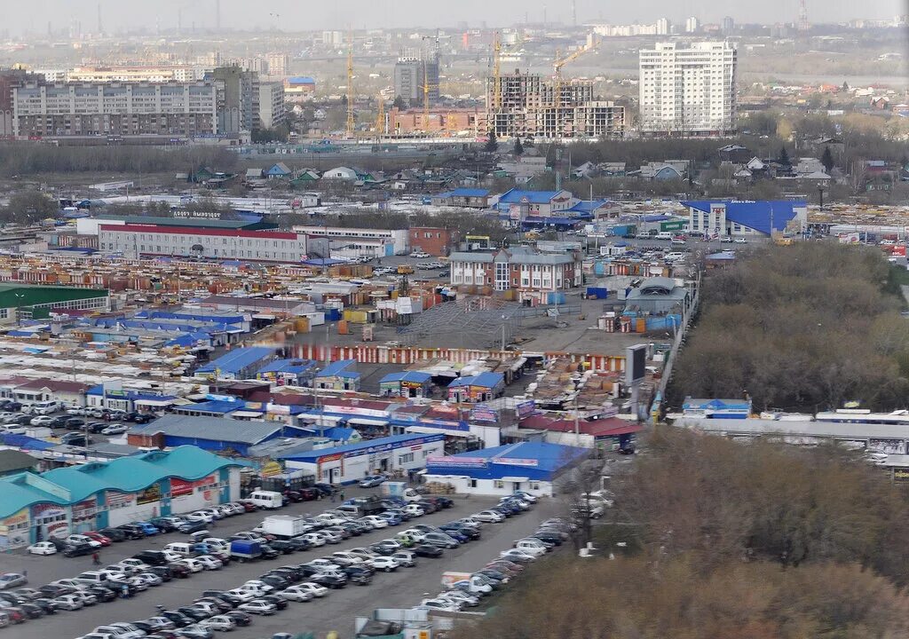 Торговый город Омск. Омский Левобережный рынок. Левый берег Омск 2023. Китай город Омск рынок.