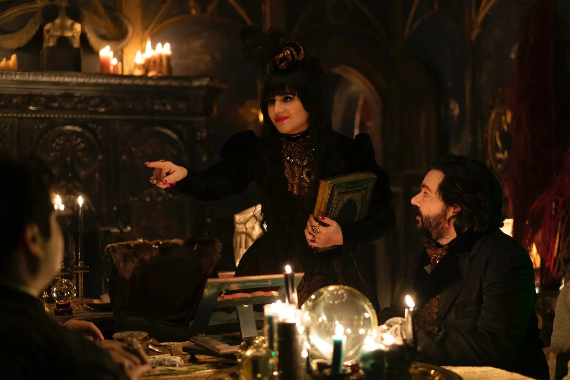 What we do in the. Натасия деметриу what we do in the shadows. реальные упыри 2. надья реальные упыри.