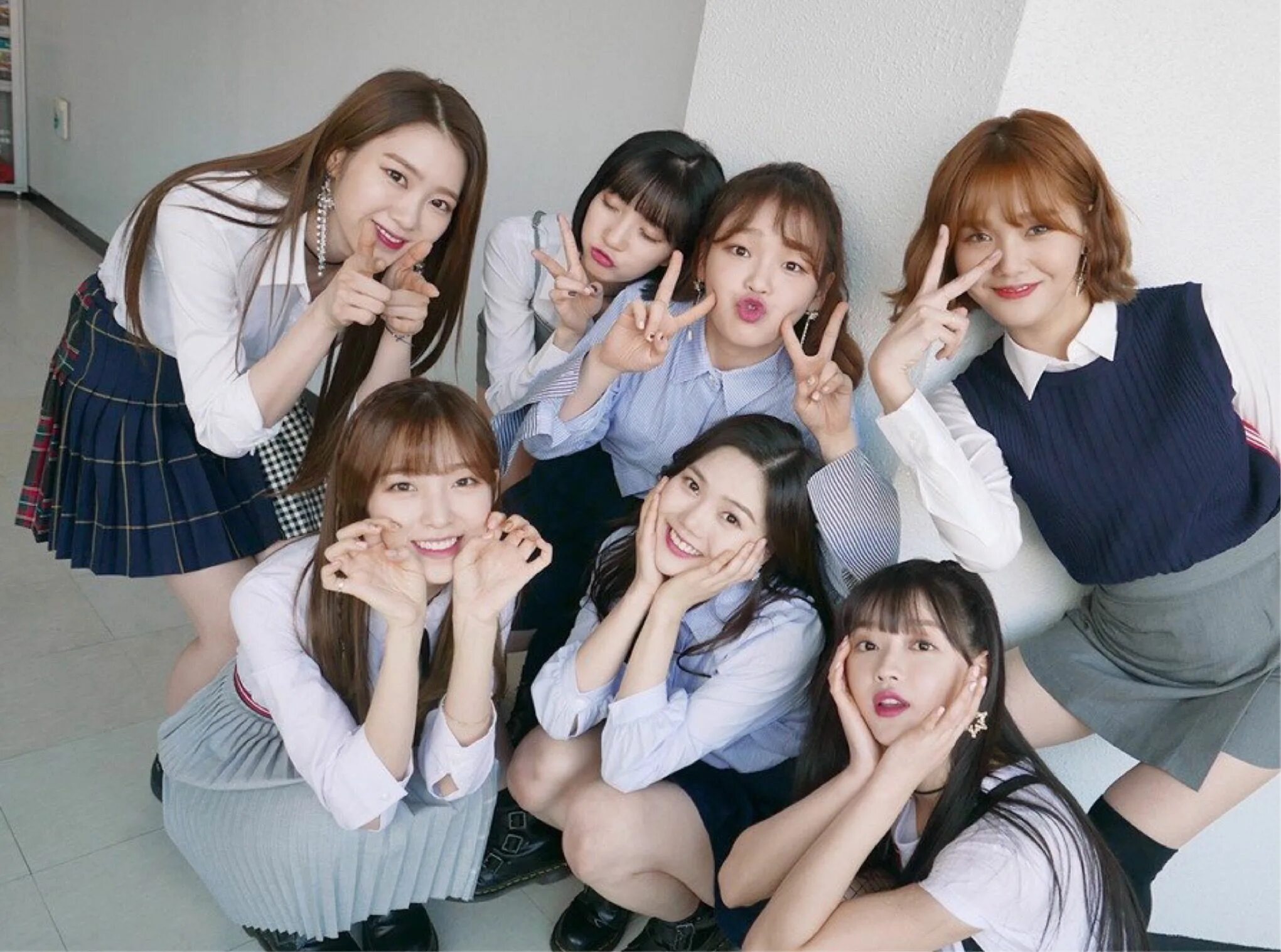 5 oh группой. Группа Oh my girl. Oh my girl группа logo. Binnie Oh my girl. Oh my girl(오마이걸).