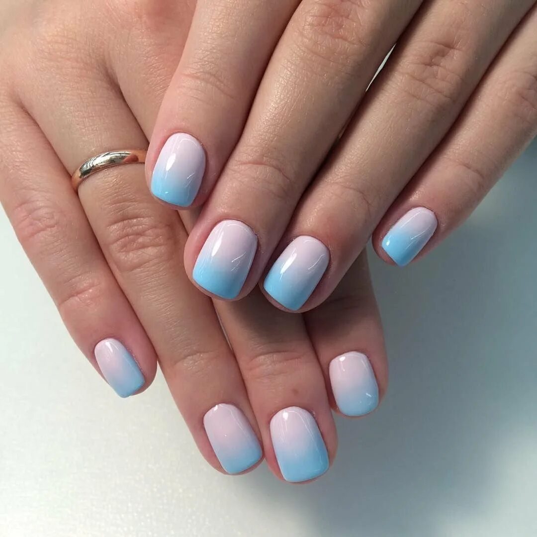 голубой маникюр на короткие ногти. голубой маникюр. маникюр лето. маникюр на короткие ногти голобувой и розовый. голубые ногти.