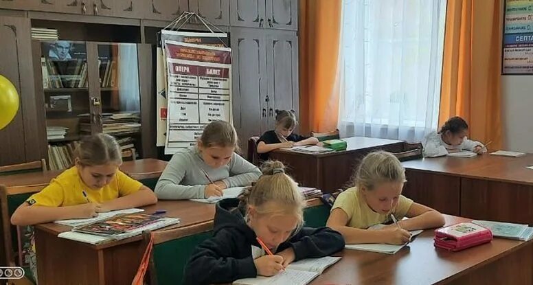 Открытие шск. Школа 4 город миньяр. Школа г миньяр. Директор школы 1 миньяр. Школа 4 город миньяр.