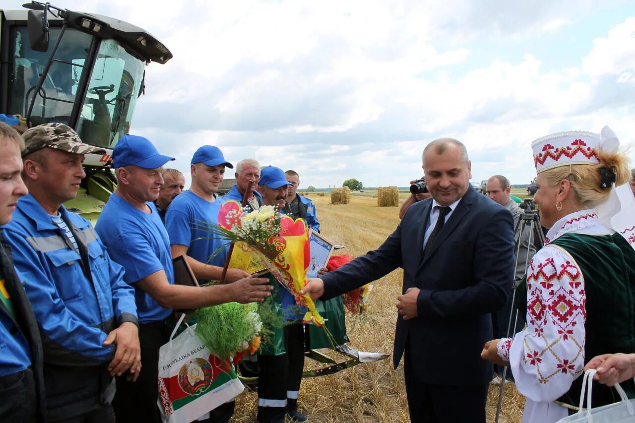 Белорусский колхоз. Белорусский колхоз. Колхозы в белоруссии. Белорусский колхоз. Коллективные хозяйства белоруссии.