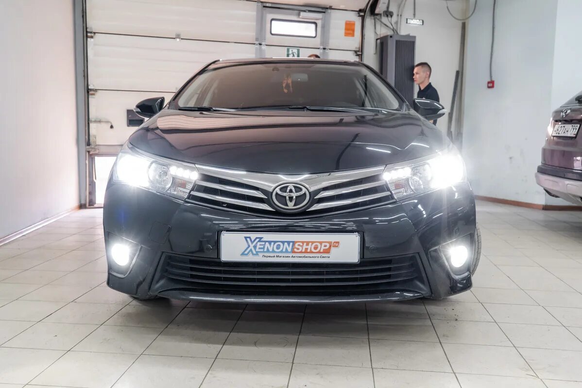 Тойота королла дальний свет ближний свет. Тойота Королла 160 led. Лампы на Toyota Corolla e180. Королла 160 2014 Ближний свет. Фар Toyota Corolla е180.