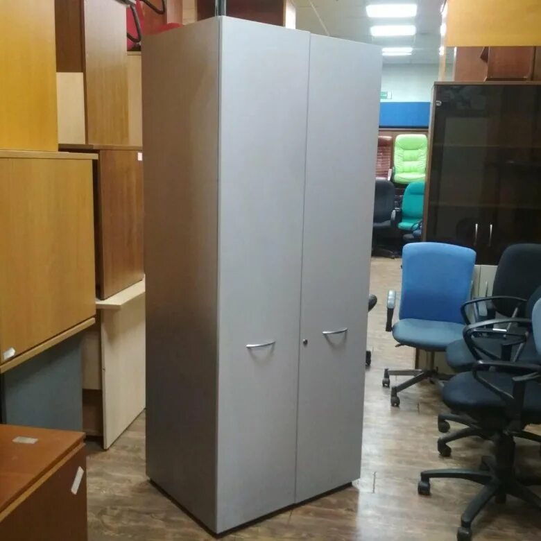 Шифоньер для одежды двухстворчатый. Шкаф для одежды на авито москва. Шкаф гардеробный 800х600х2304 венге. Шифоньер с комодом. Подержанные шкафы.
