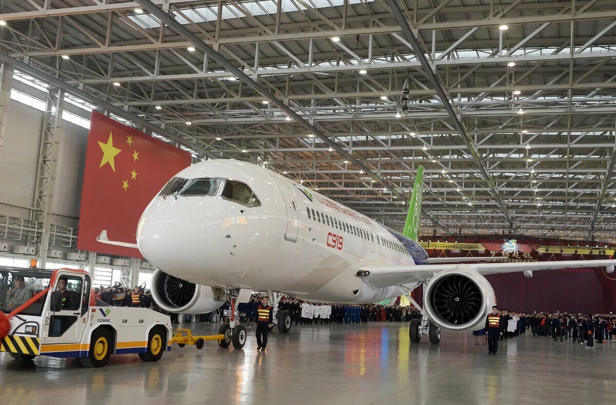 Авиарейсы в китай. C919 пассажирский самолёт. Самолет Comac c919. Comac 919. Китайский пассажирский самолет с919.