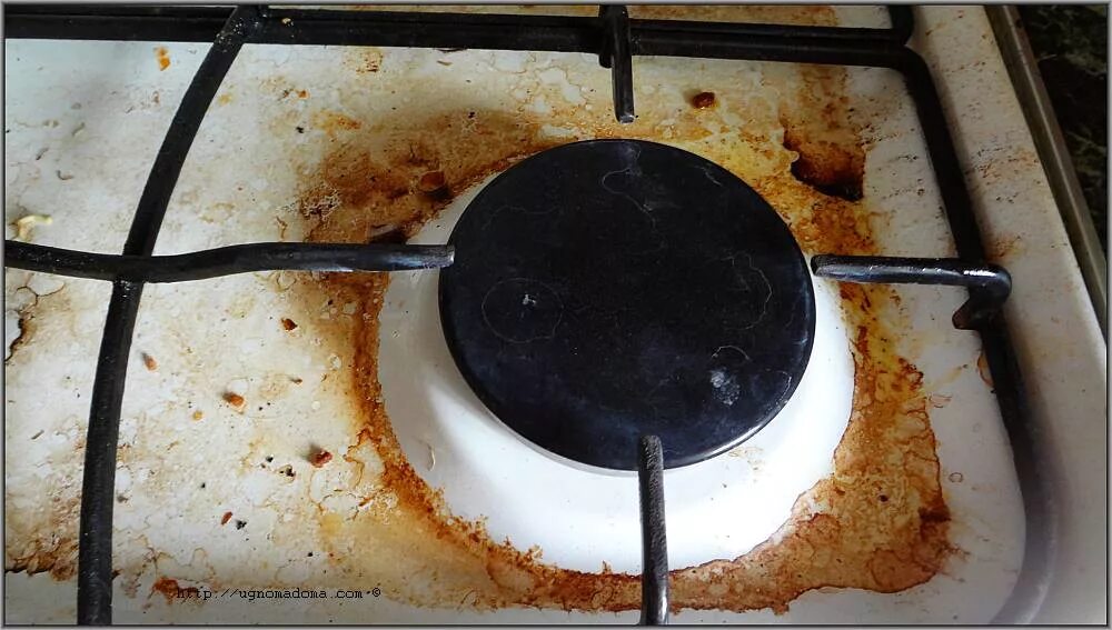 Как быстро отмыть плиту. Грязная кухонная плита. Грязная газовая плита. Пригоревшая плита.