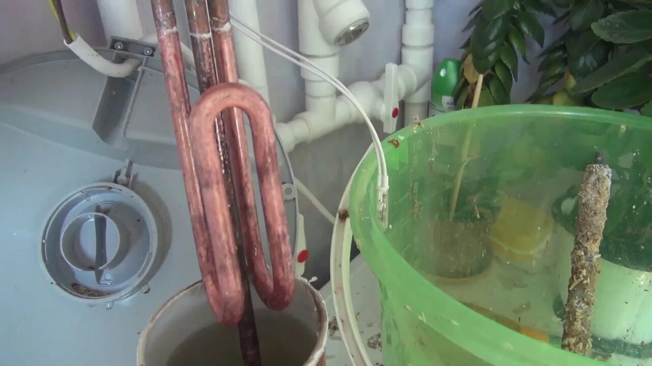 Как чистить водонагреватель от накипи. Чистка водонагревателя. накипь в водонагревателе. очистка бойлера от накипи. накипь в бойлере.
