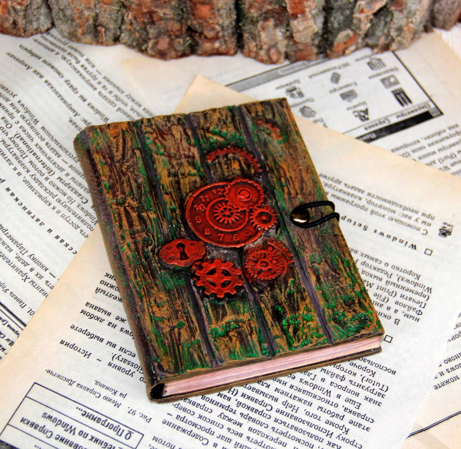 Декор для ежедневника. Красивый блокнот для девушки. Блокнот картины. Микс медиа блокнот. Деревянный блокнот с гравировкой.