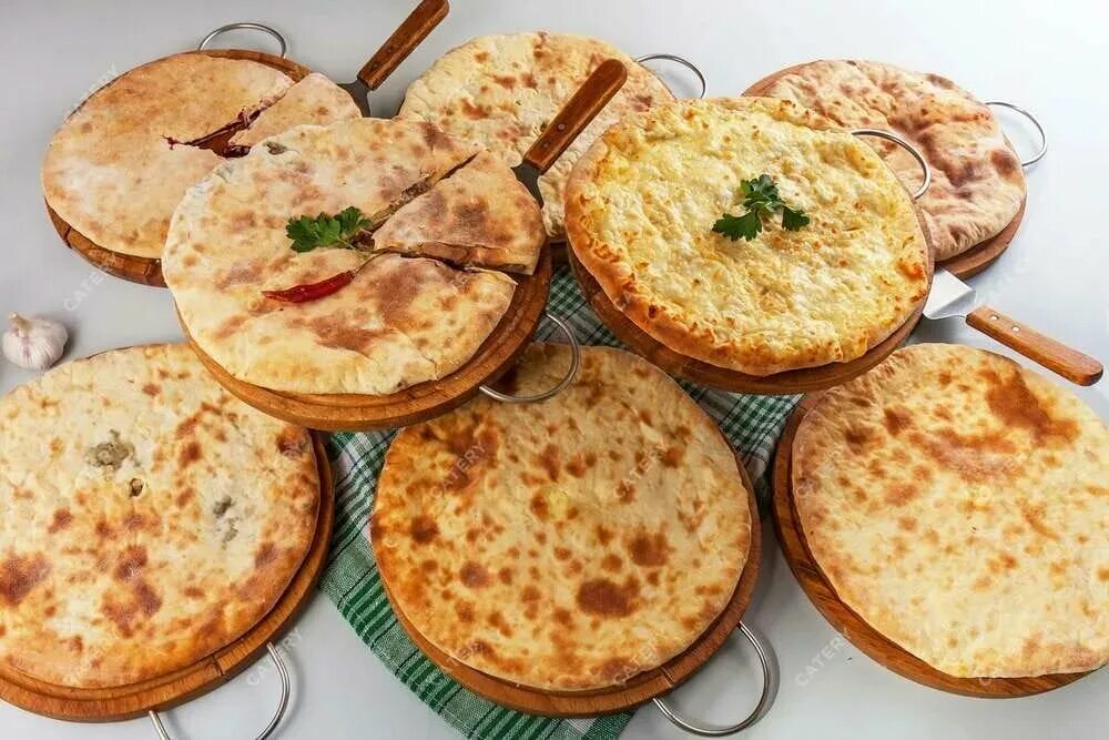 Осетинская кухня. Осетины национальное блюдо национальные блюда. Южная осетия национальные блюда. Осетинские блюда. Национальные блюда осетии.