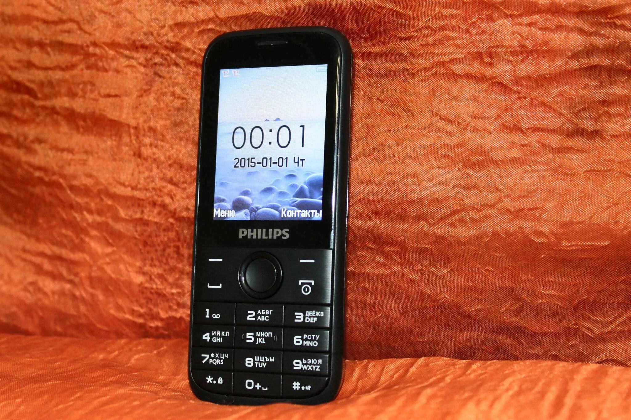 Филипс ксениум отзывы. Xenium e160. Philips e160. Телефон Philips Xenium e160. Сотовый телефон Филипс 160.