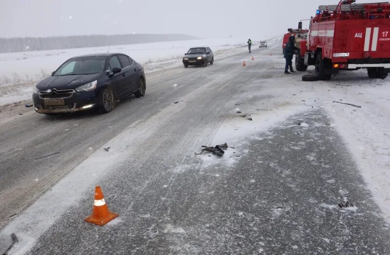 дтп завьялово удмуртия. дтп игра ижевск. дтп в ижевске на 10 лет октября. ижевск авария на удмуртской автобус. авария в игринском районе за последние сутки.