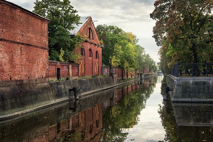 Доки старые. Обводный канал Кронштадт. Обводной канал Кронштадт. Обводному каналу Кронштадта Санкт-Петербург. Кронштадт старый город.