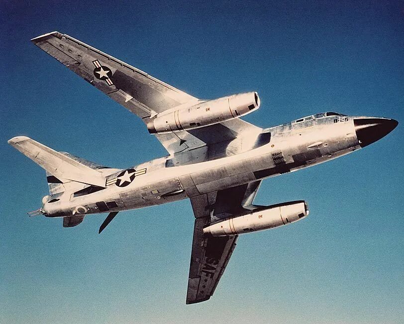 Douglas b 7. Douglas rb-66 самолет-разведчик. Douglas rb-66 самолет-разведчик. Rb-66b. Douglas rb-66.