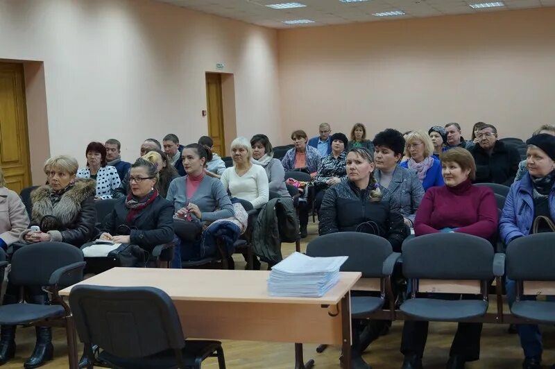 Родительское собрание в колледже. Собрание в университете. Родительское собрание в техникуме. Спортивные собрания родителей на улице фото. Родительское собрание для 1 курса.
