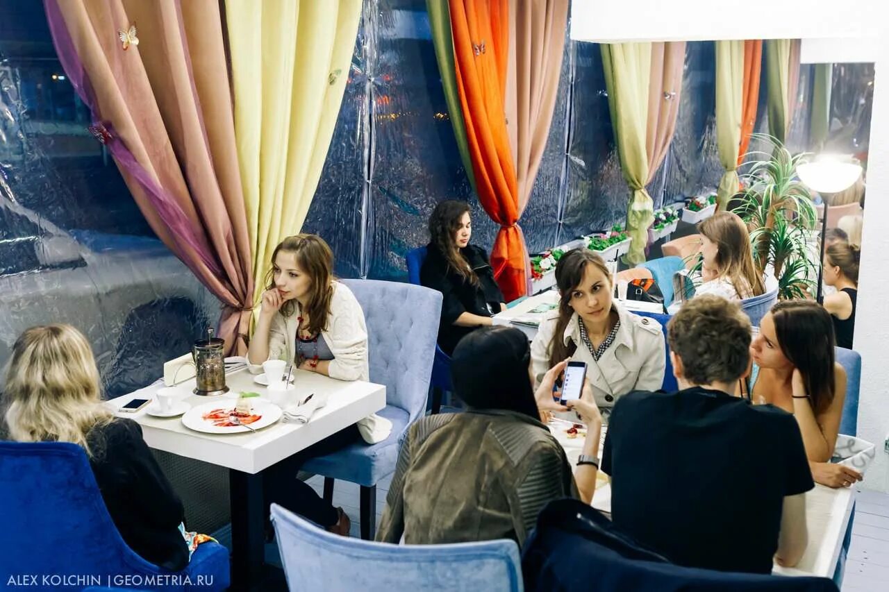 Виа друзья екатеринбург. Новосибирск красный проспект 22 friends. Друзья друзей екб. Виа панорама 40 лет. Друзья друзей екб.