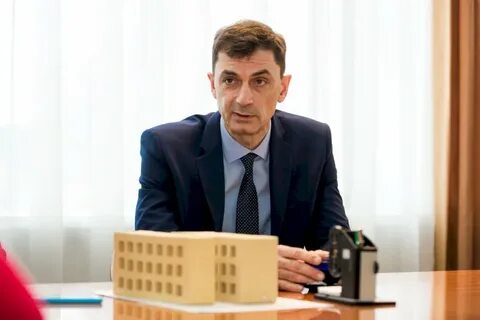Директор кирпичного завода