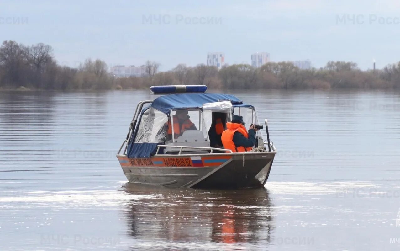 Половодье в Рязани 2023. Ока река уровень воды Рязань. Половодка на Оке в Рязани. Уровень воды Ока Рязань. Уровень воды в оке г рязань