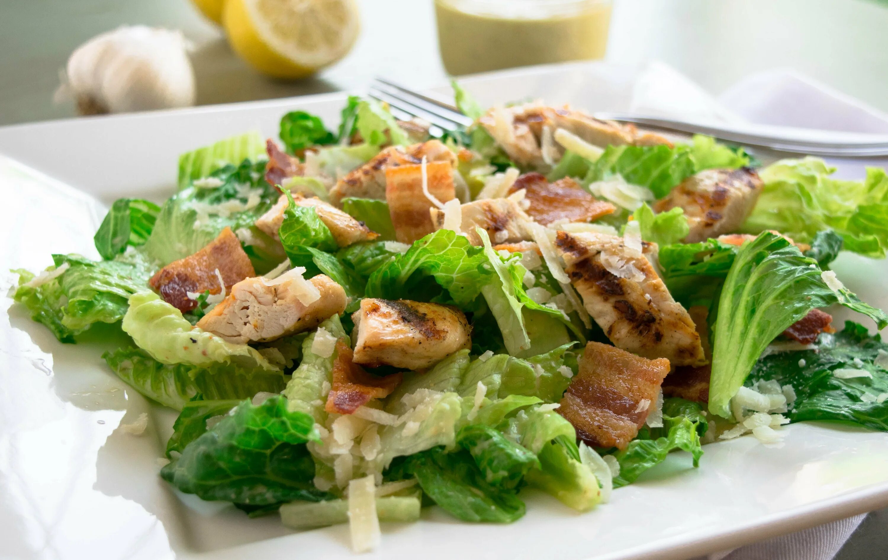 Зеленый салат с копченой курицей. Caesar Salad krivetka.