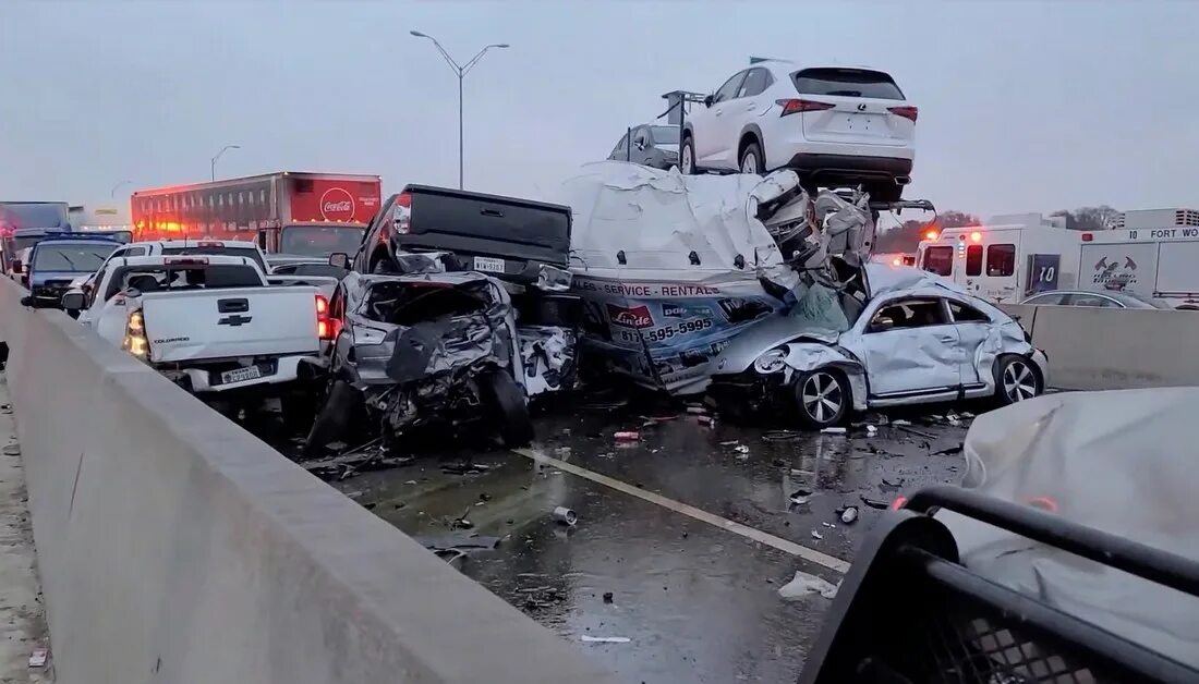 Авария в сша. 130 Машин столкнулись в Техасе.