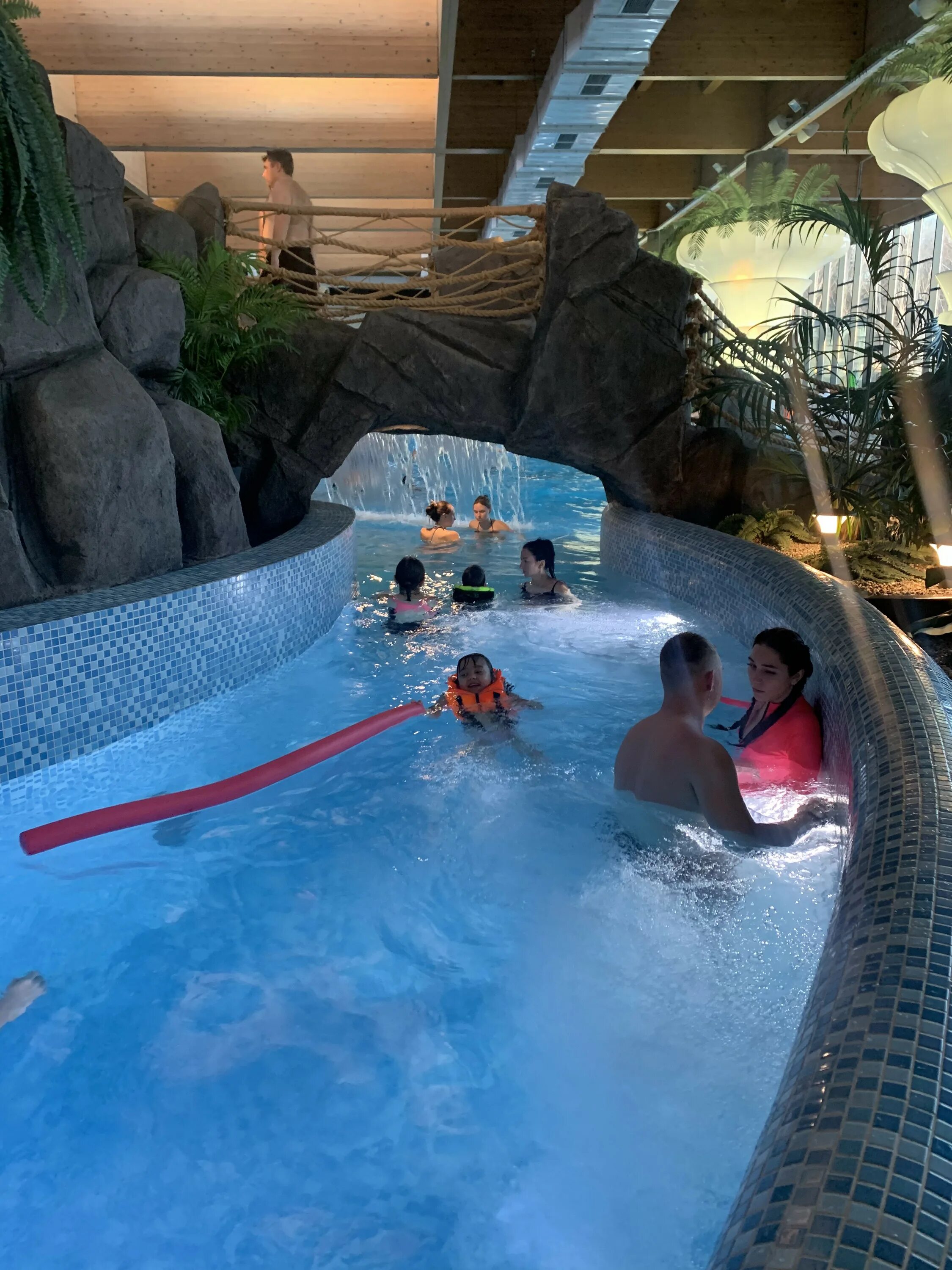 Термы мира новосибирск 2023. Окружная 33 новосибирск термы. Мирра термы в новосибирске. Мира термы сосновый бор новосибирск. Спа термы мира сосновый бор.