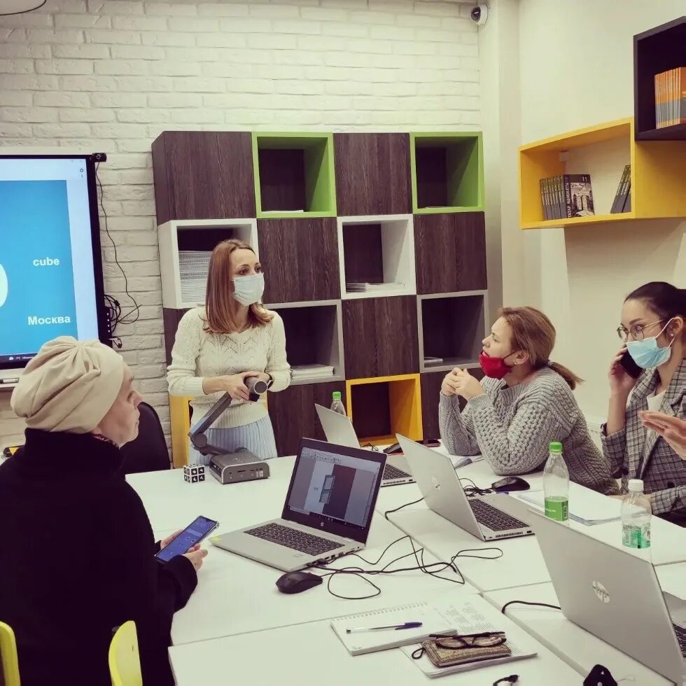 Graduated teacher. Мультимедиа в образовании. Oboy foto student. Teachers web. Современная школа ученики.
