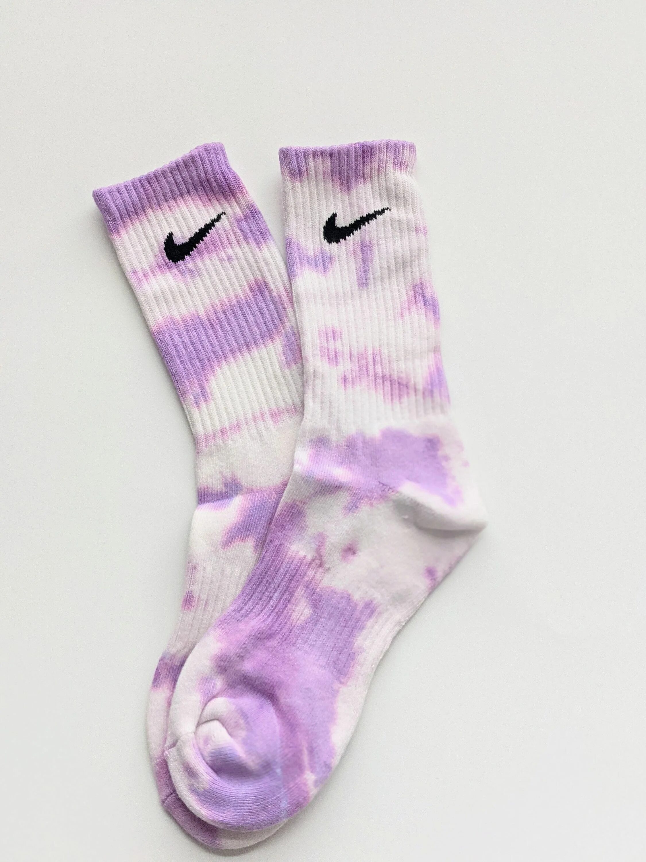 Дай носочек. Носки Nike Tie Dye. Носки Nike tai dai. Nike Tie Dye Socks. Носки найк градиент.