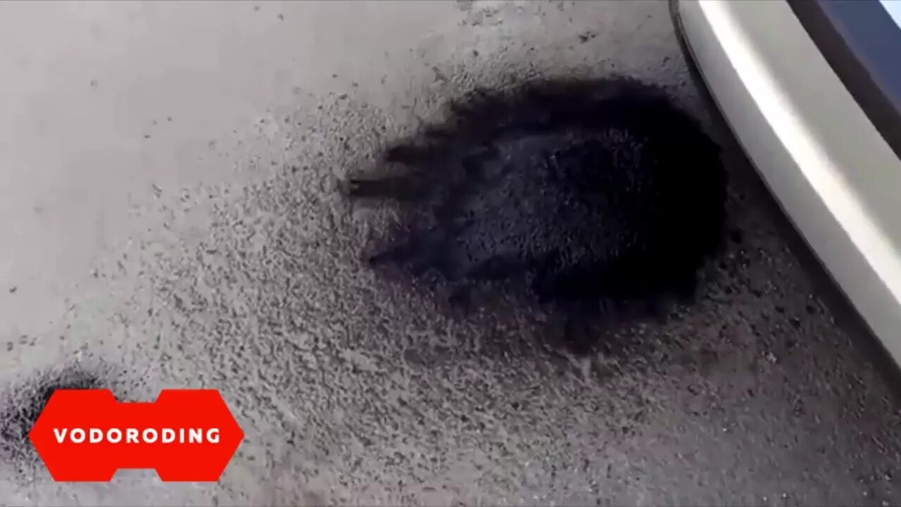Сажа копоть черный. Сажа на выхлопной трубе.