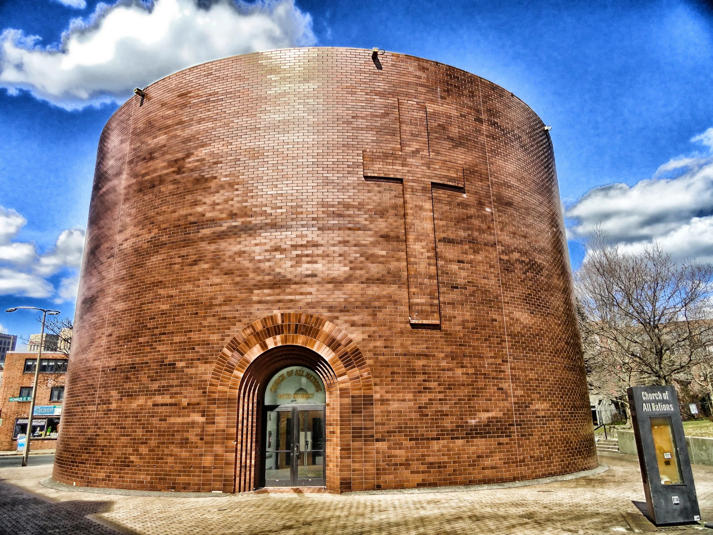 Round building. Бостон, Массачусетс церкви. Круглое здание в Головчино. Круглая башня Пелагиад. Круглая башня обсерватория.