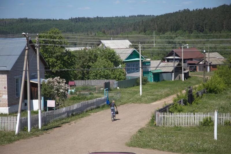 Погода в мениле игринский район. Удмуртская лоза Игринский район деревня. Поселок факел Игринский район Удмуртия. Менил Удмуртия Игринский район.