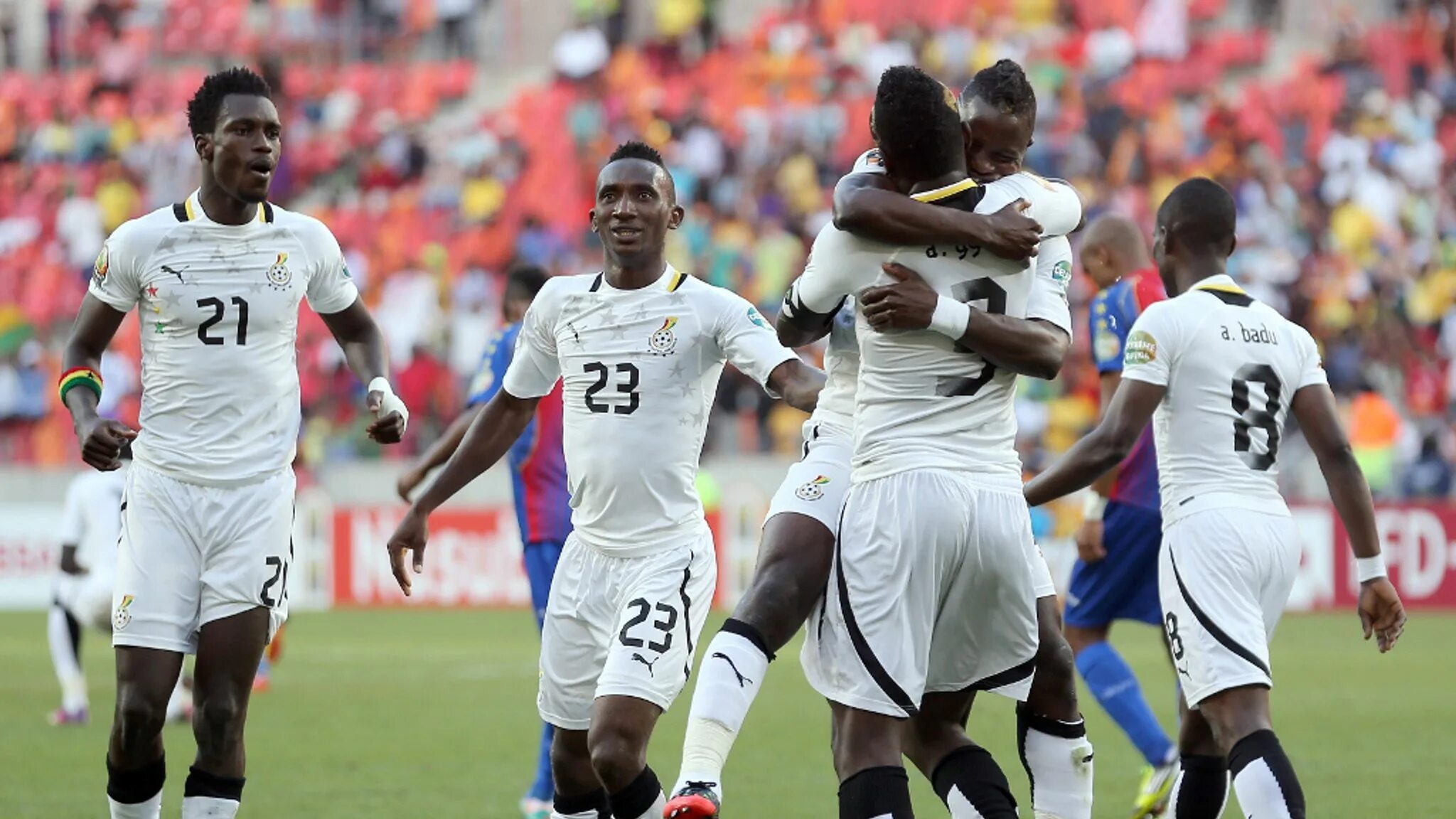 Унсуи конго. Ghana national football team 2022. Нигер гана. Футболист из звезды в африке. Nigeria notcoin смартфоны.