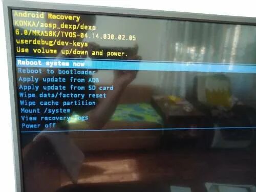 Телевизор dexp зависает. Рекавери телевизора DEXP. Телевизор DEXP сброс до заводских настроек. Меню телевизора андроид. Кнопка сброса до заводских настроек на телевизоре.