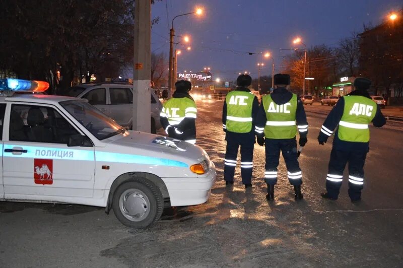 Работа гибдд магнитогорск. ДПС Магнитогорск. Сотрудники ГАИ Магнитогорск. Машина ДПС Магнитогорск. Магнитогорск ГИБДД Советская.