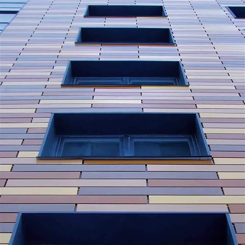 Фасадные hpl панели фасад. Линеарные панели металлпрофиль. Линеарные панели фасады. Линеарные панели металлпрофиль. Линеарные панели металлпрофиль.