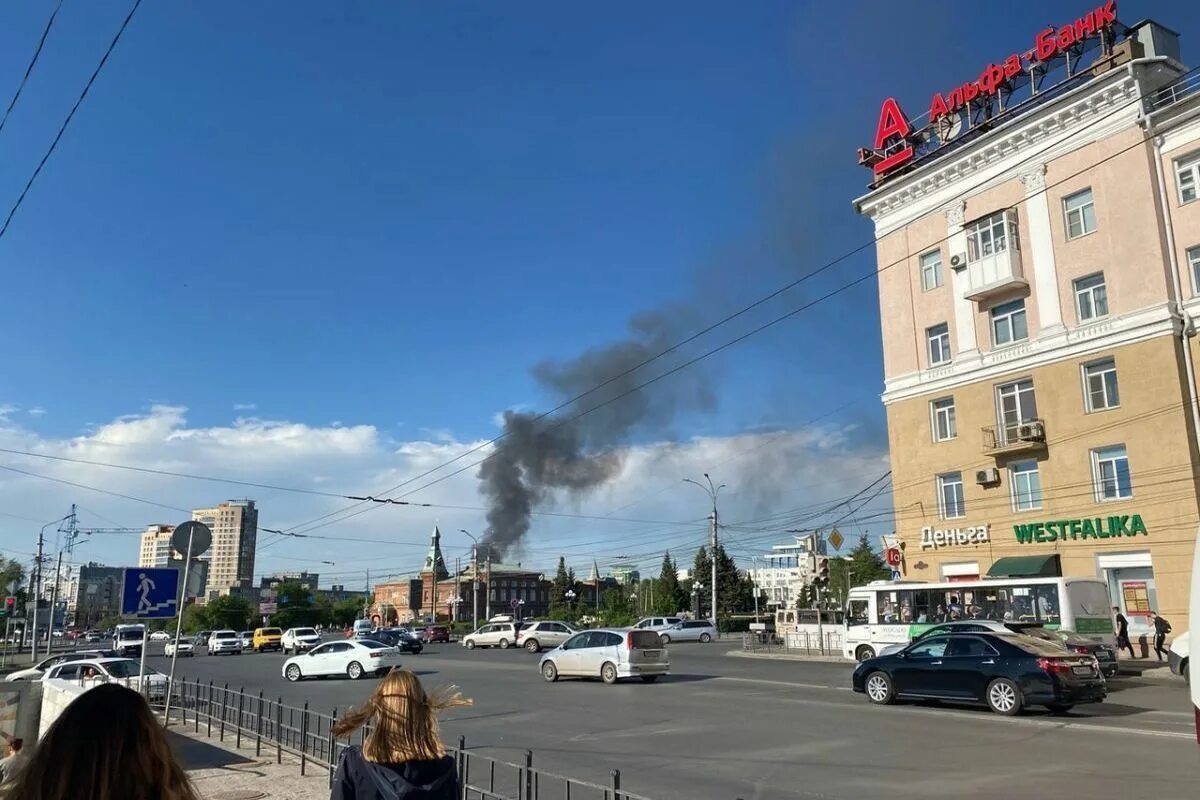 Пожар на левом берегу. Пожар в Луговой Омск. Пожар в Омске сейчас на левом берегу. Омск пожар сейчас левый берег. Омск пожар сейчас в центре.