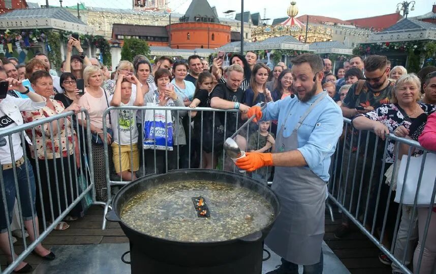 Варю 100. Рыбный фестиваль в Москве. Кулинарные шоу на тему ухи. Праздник рыбы сегодня в Москве.