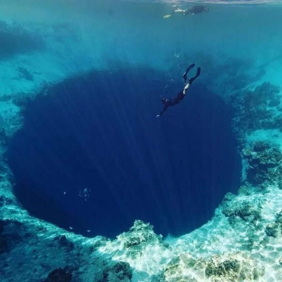 Океанские глубины. Давление на дне морей и океанов. Океаны. Море под водой. Глубина океана достигает нескольких.