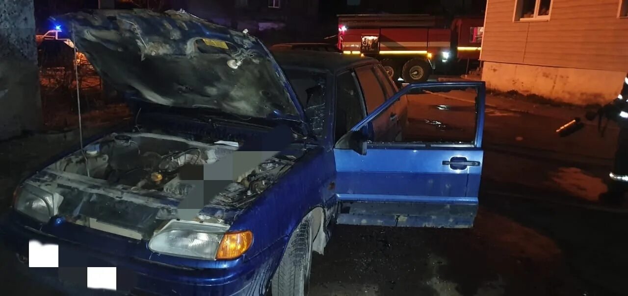 Сортавала ночью. Машина авария Петрозаводск. Пожар: горение автомобиля.
