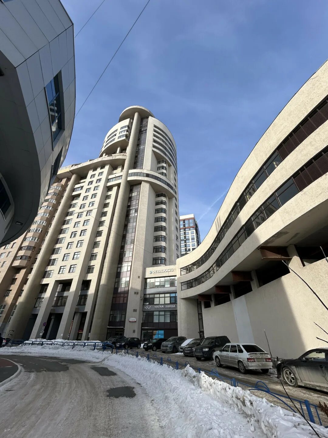 Машиноместо, 17 м² в аренду в Екатеринбурге Гаражи и машиноместа в Екатеринбурге
