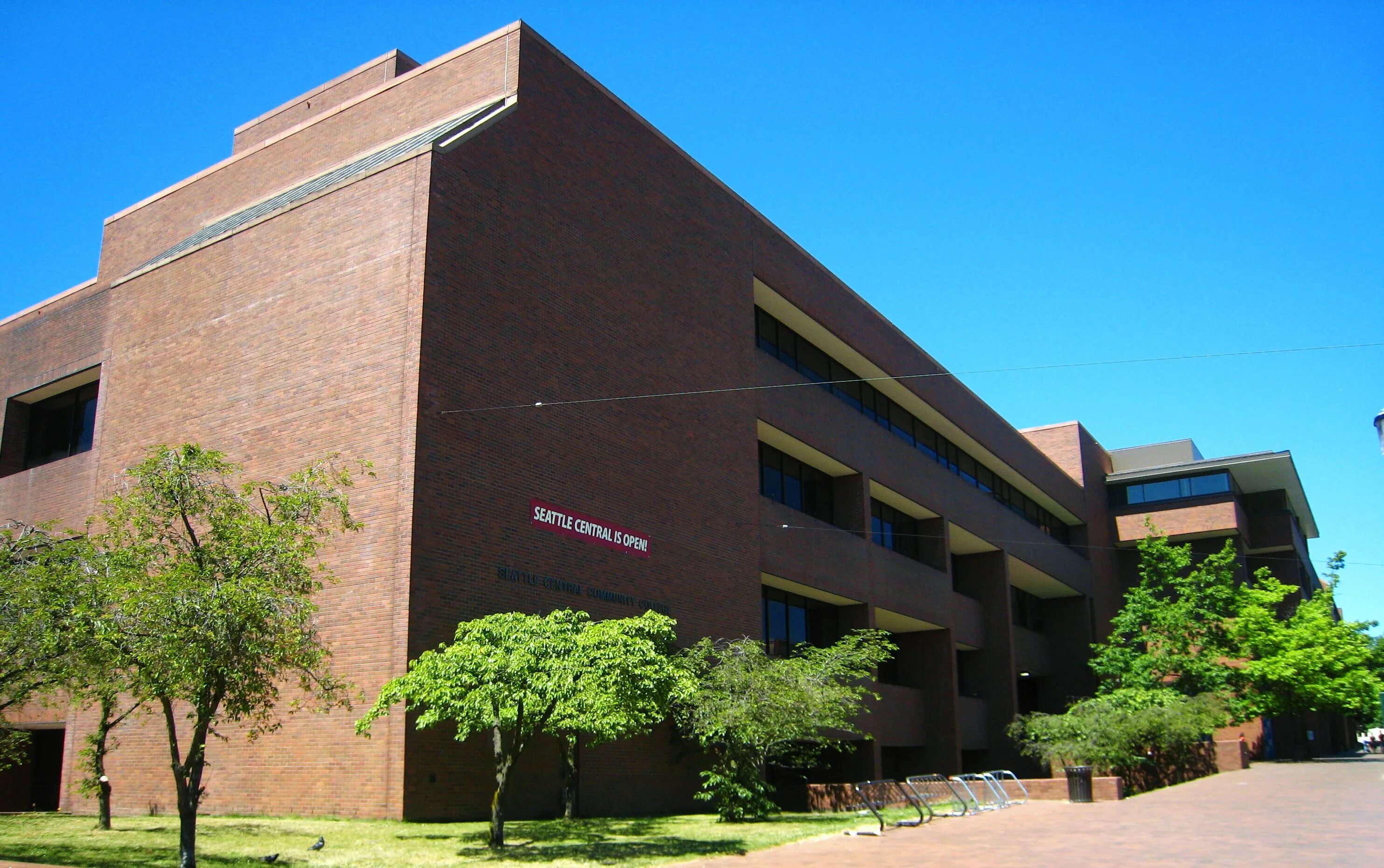 Central college. Сша технический общественный колледж штата делавэр. Center college. Комьюнити колледж в сша. Колледж сиэтл сентрал внутри.
