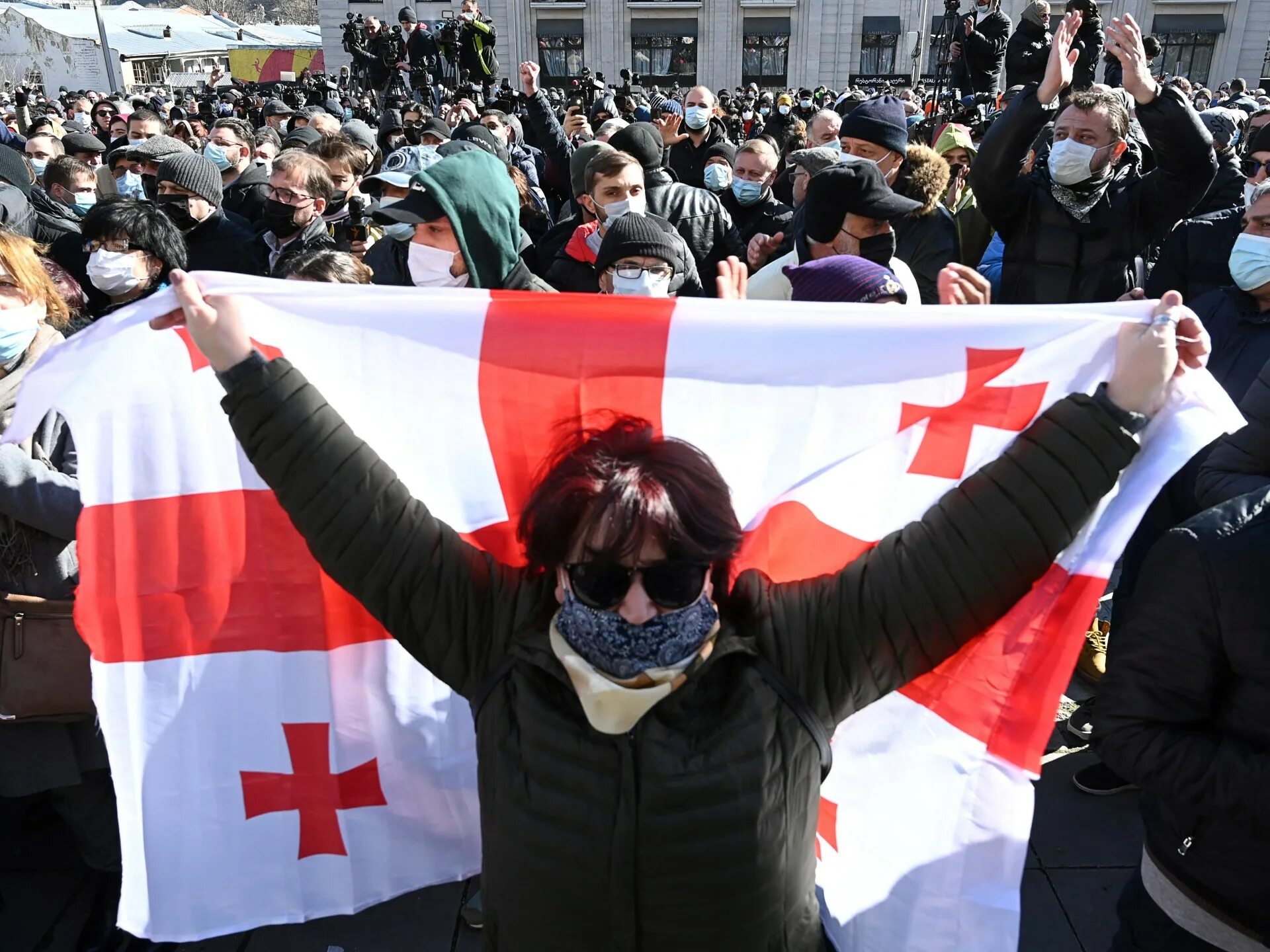 Что случилось в грузии. Протесты в Грузии 2021. Митинг в Тбилиси 2008. Грузинская мечта - Демократическая Грузия политические партии Грузии. Партия национальное движение Грузия.