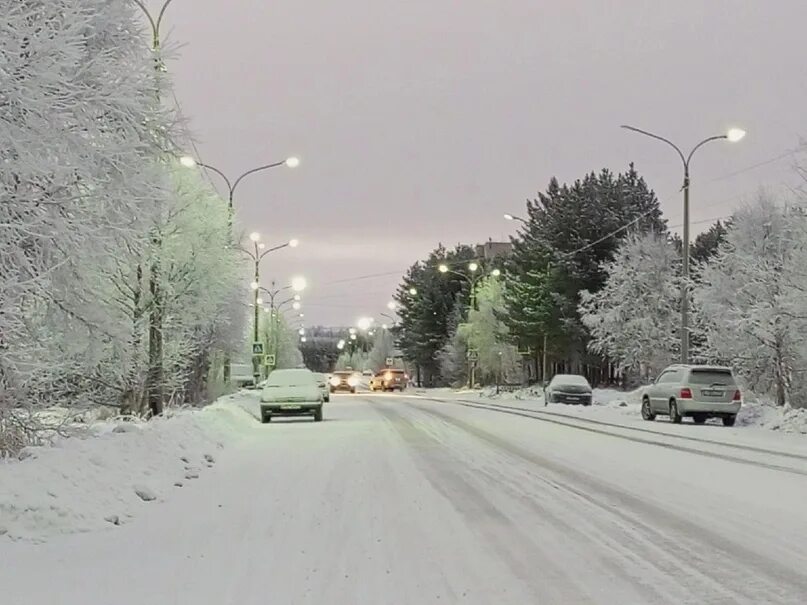 Прогноз погоды ревда 10 дней. Заснеженные дороги. Снег фото. Снег на обочине. Снег на дороге.