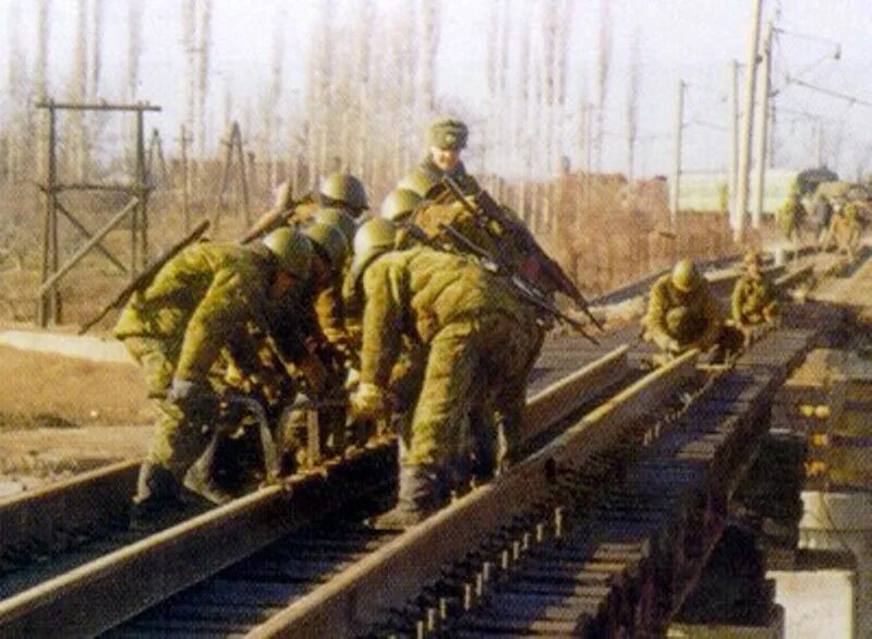 Поезд сила в правде красноярск. Инженерные железнодорожные войска. Вооруженные силы на ЖД. Военная часть с ЖД. 857 Учебный центр железнодорожных войск.