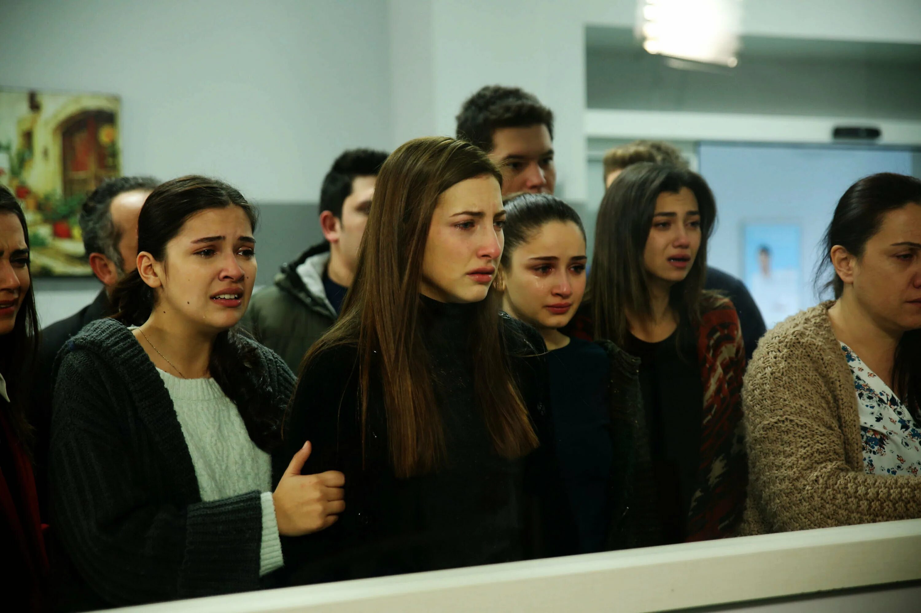 обиженные цветы топрак. обиженные цветы (2015–2018). обиженные цветы сериал гюней и сонгюль. киргин чичеклер сериал. мераль обиженные цветы.