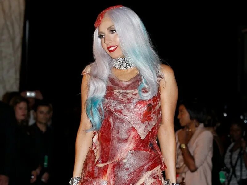 The Top 5 Bizarre Celebrity Costumes (With images) Lady gaga meat dress, Celebri