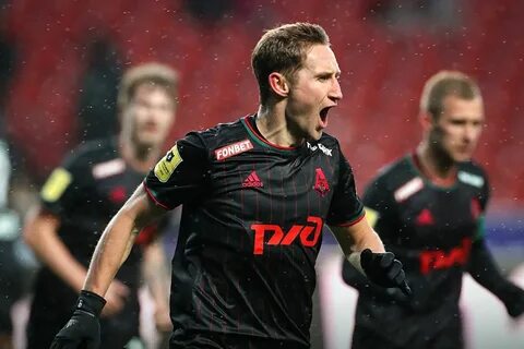 Футболист 19
