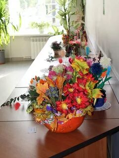 Композиция из цветов в школу