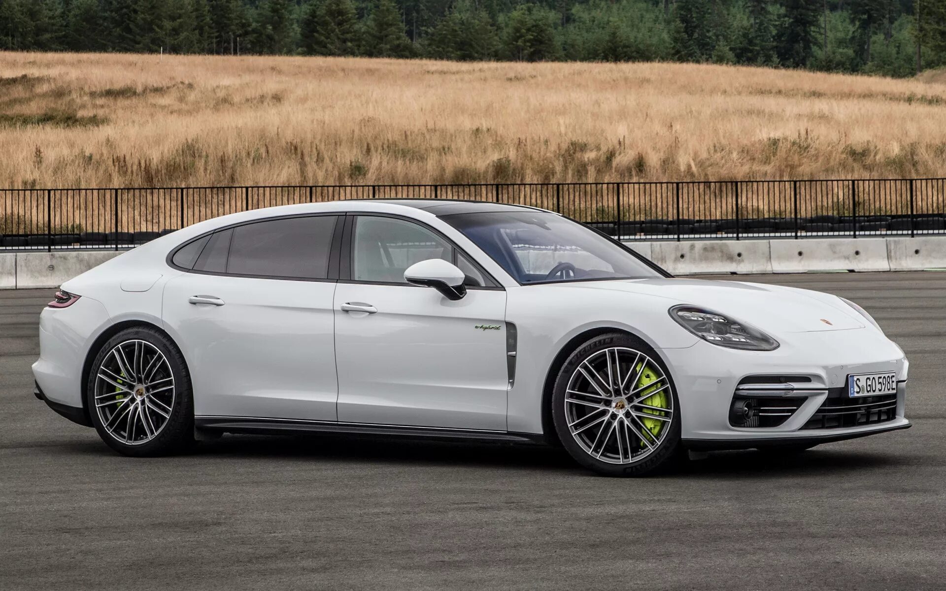 Porsche panamera turbo 2020. Porsche panamera turbo s e hybrid. Porsche panamera 2018. Порше панамера турбо s 2022. Porsche panamera turbo s e hybrid.