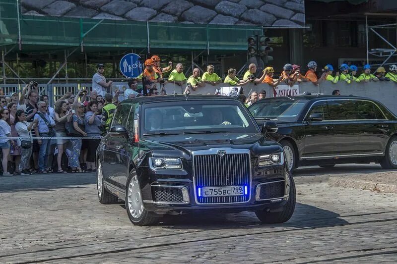 Автомобили мировых лидеров. Автомобили мировых лидеров. Машина ангела меркель. Кортеж президента италии. Lancia итальянского президента.